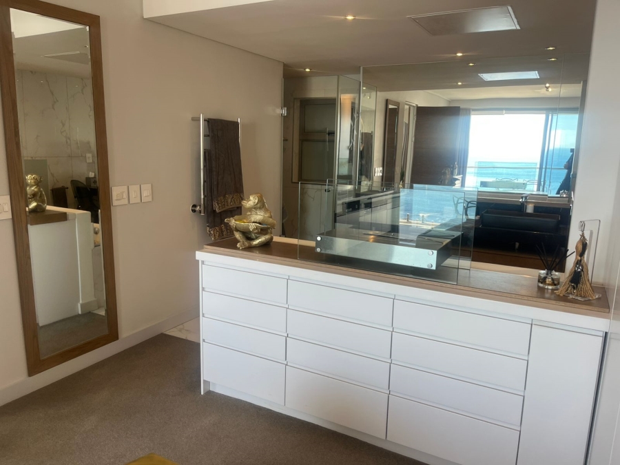 2 Bedroom Property for Sale in Sea Point Western Cape